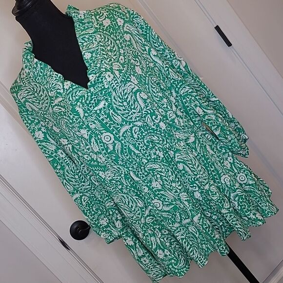 crown & ivy Tops - Crown & Ivy Green and White Shirt